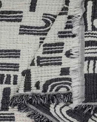 Retro Arches PARTY BLANKETâ¢ Black